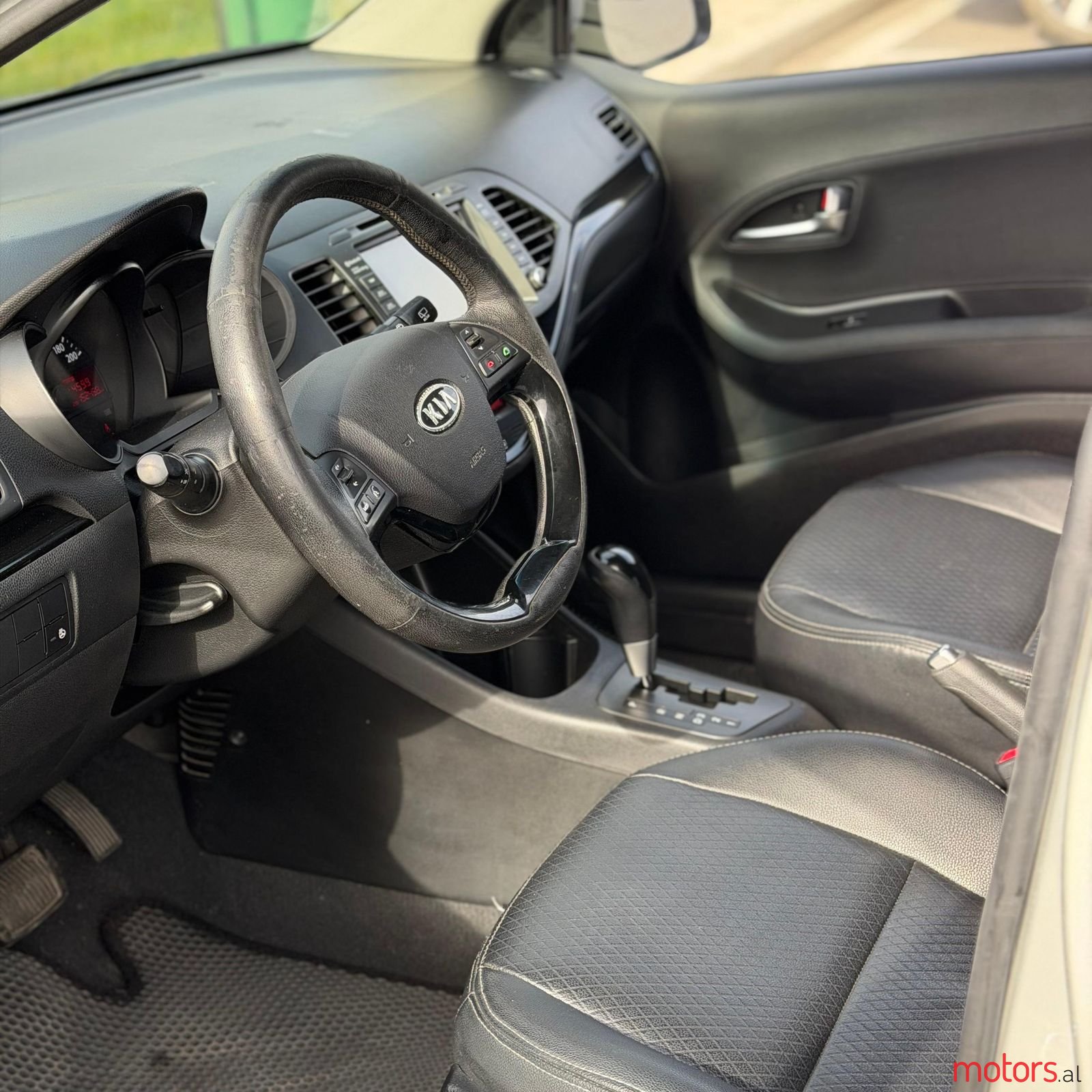 2011' Kia Picanto photo #3