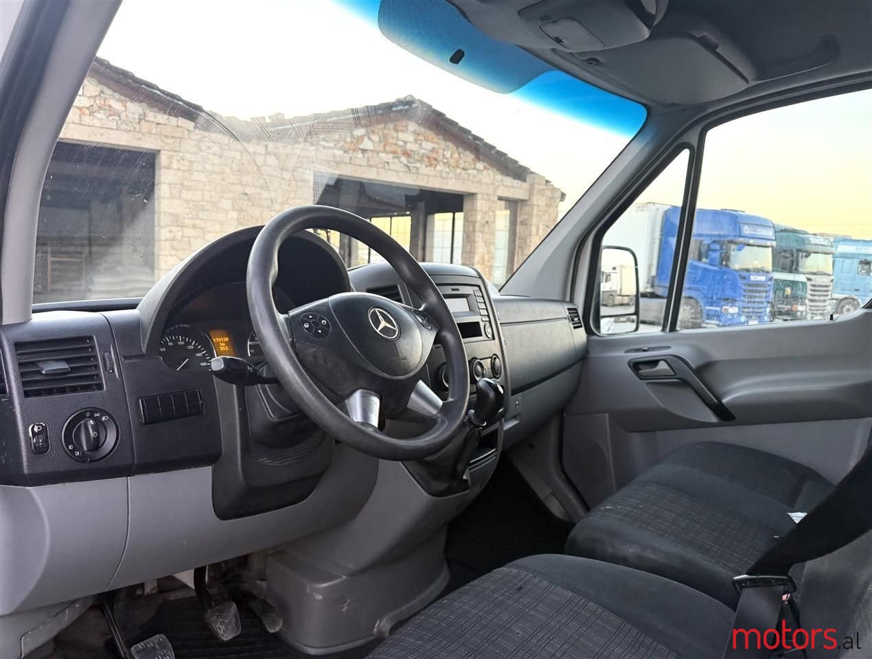 2017' Mercedes-Benz Sprinter photo #3