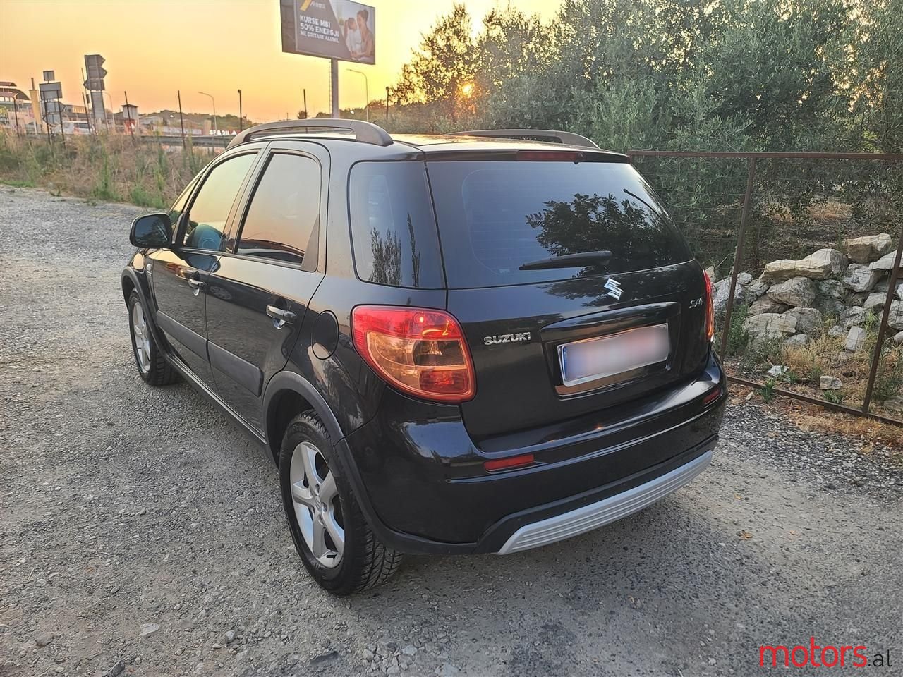 2010' Suzuki SX4 photo #1