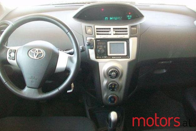 2007' Toyota Yaris photo #2