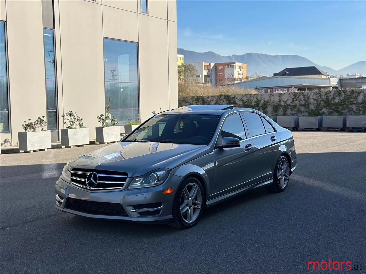 2012' Mercedes-Benz C 300 photo #2
