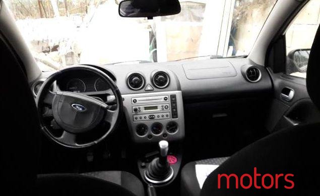 2005' Ford Fiesta photo #1