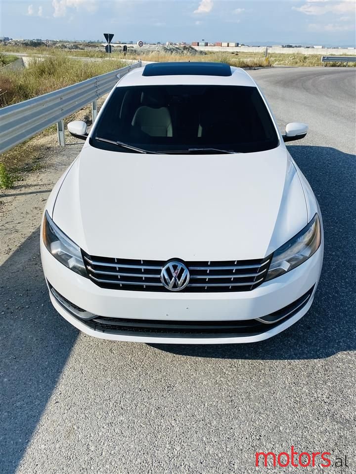 2013' Volkswagen Passat photo #4