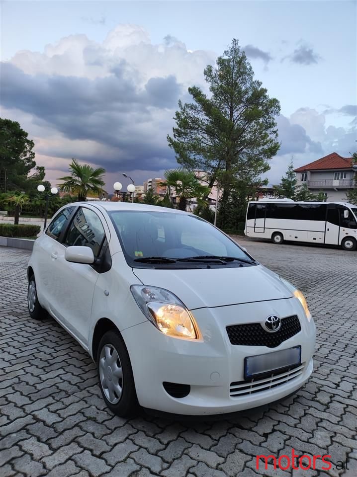2007' Toyota Yaris photo #1