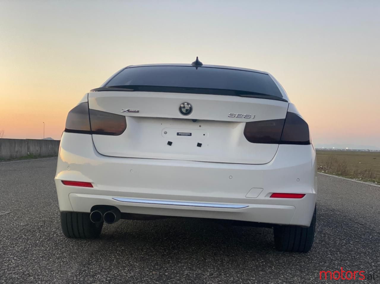 2013' BMW 328 photo #6