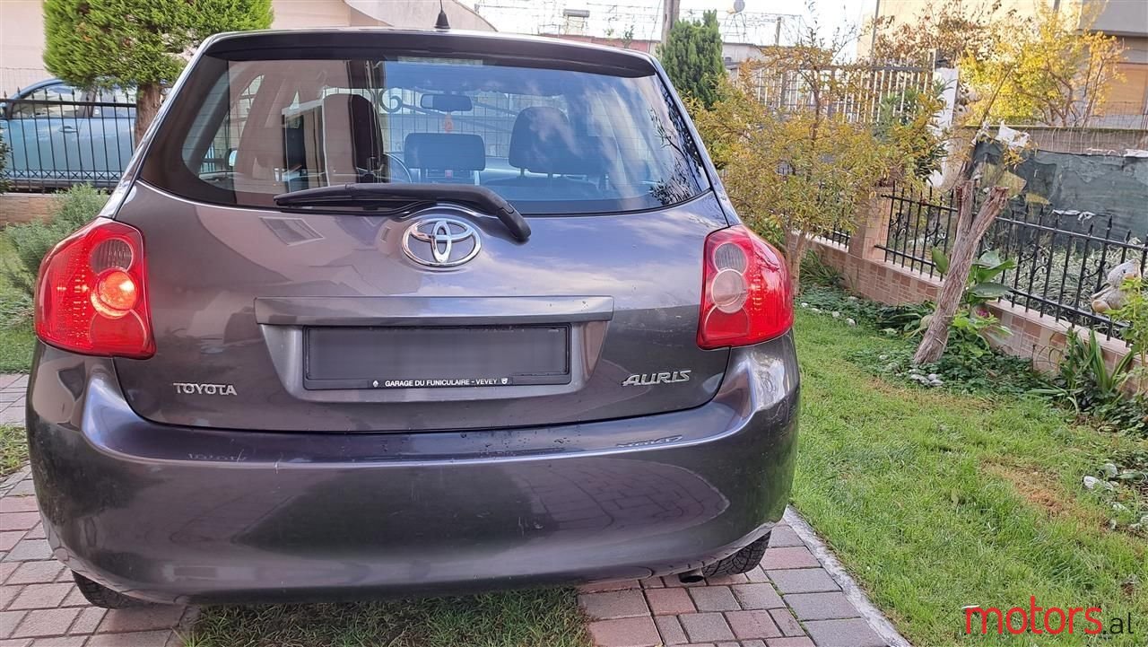 2009' Toyota Auris photo #5