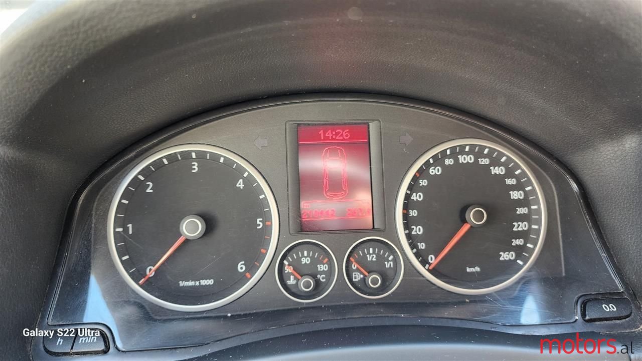 2009' Volkswagen Tiguan photo #2