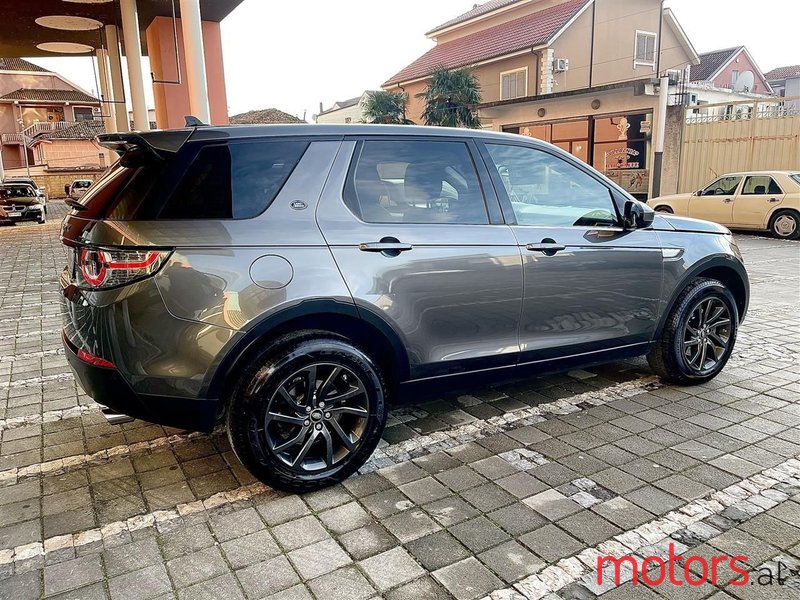 2017' Land Rover Discovery Sport photo #2