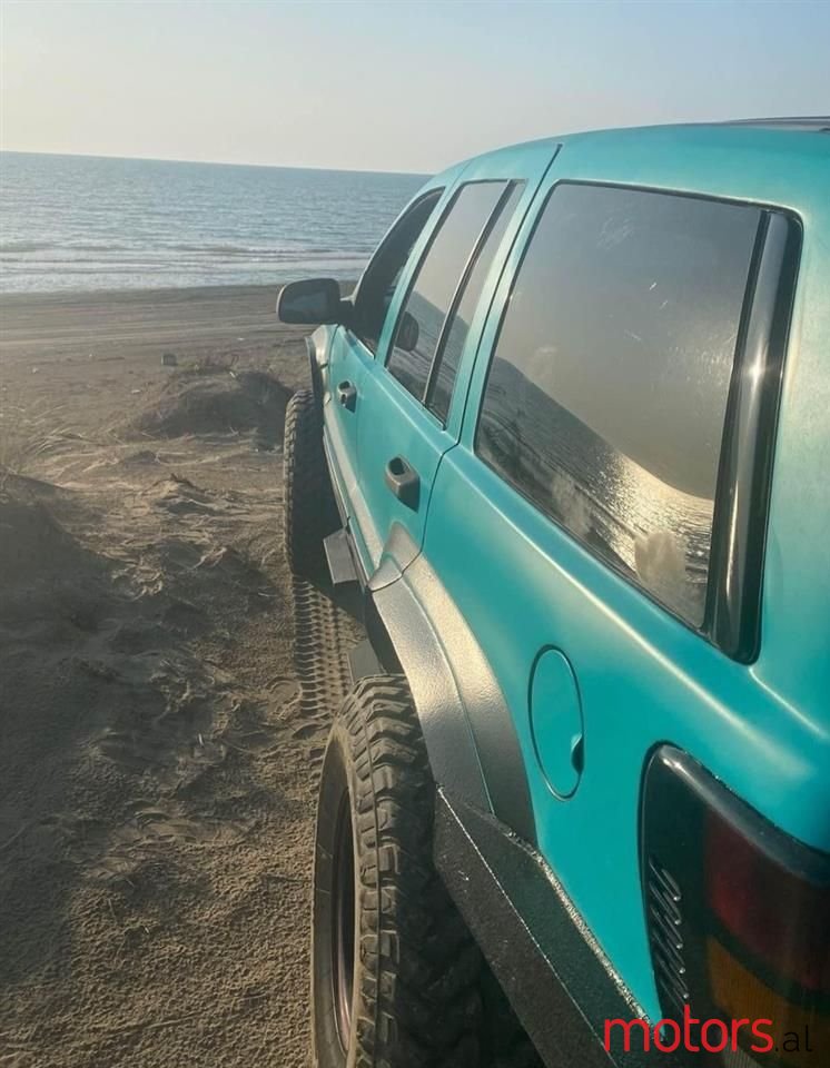 2002' Jeep Grand Cherokee photo #5