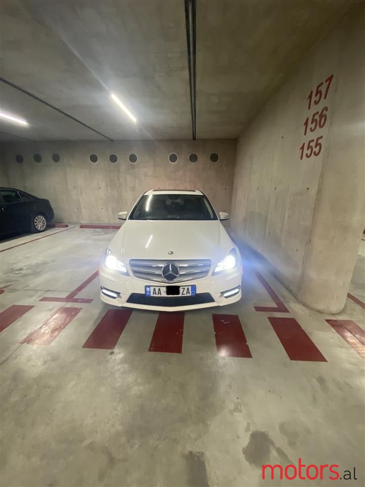 2012' Mercedes-Benz C 300 photo #6