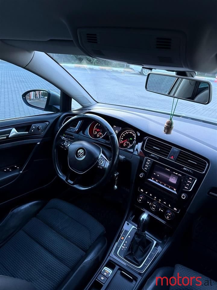 2013' Volkswagen Golf photo #3