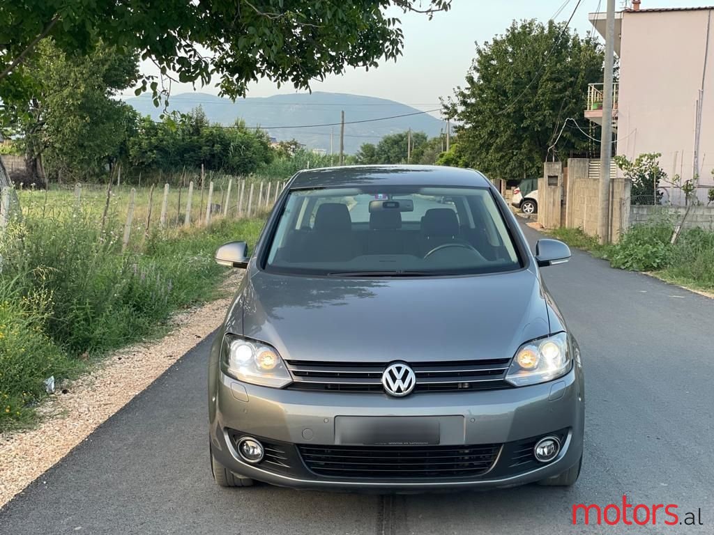 2010' Volkswagen Golf Plus photo #3