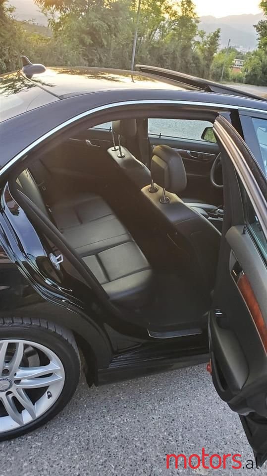 2011' Mercedes-Benz C 300 photo #6