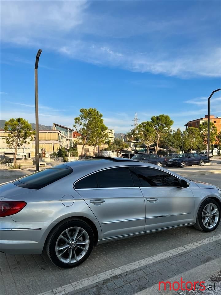 2010' Volkswagen photo #3