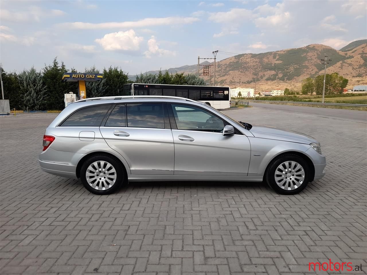 2009' Mercedes-Benz C 180 photo #3
