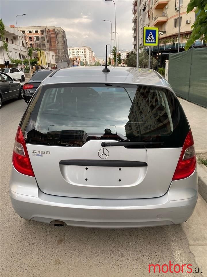 2011' Mercedes-Benz A 160 photo #2