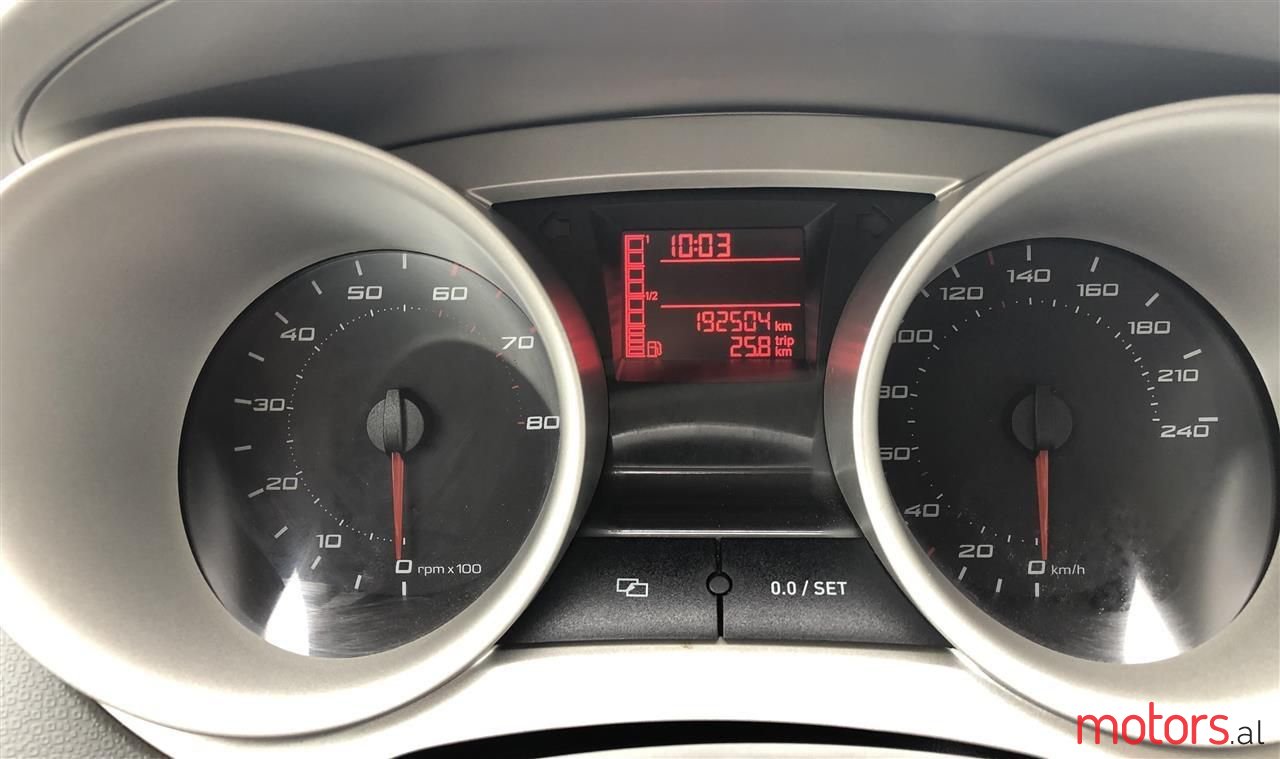 2010' SEAT Ibiza photo #5