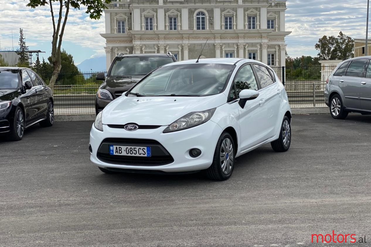 2011' Ford Fiesta photo #1