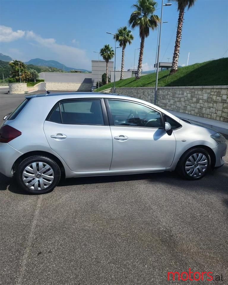 2008' Toyota Auris photo #5