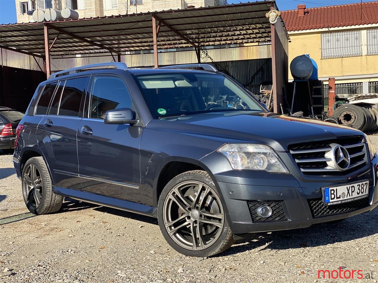2009' Mercedes-Benz GLK 320 photo #3