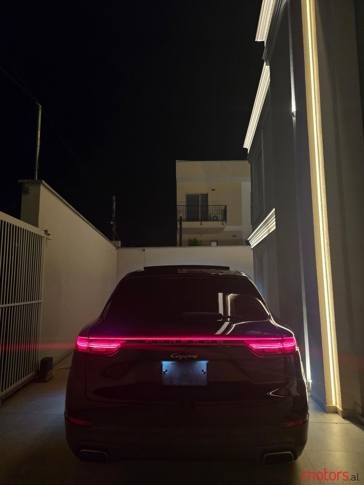 2019' Porsche Cayenne photo #3