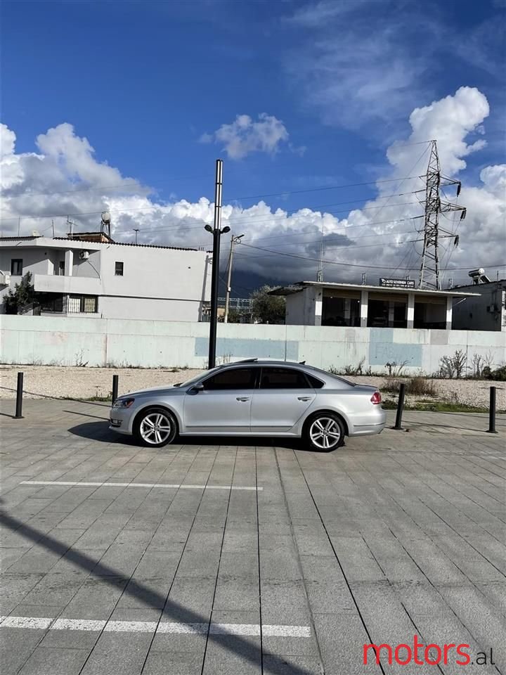 2013' Volkswagen Passat photo #4