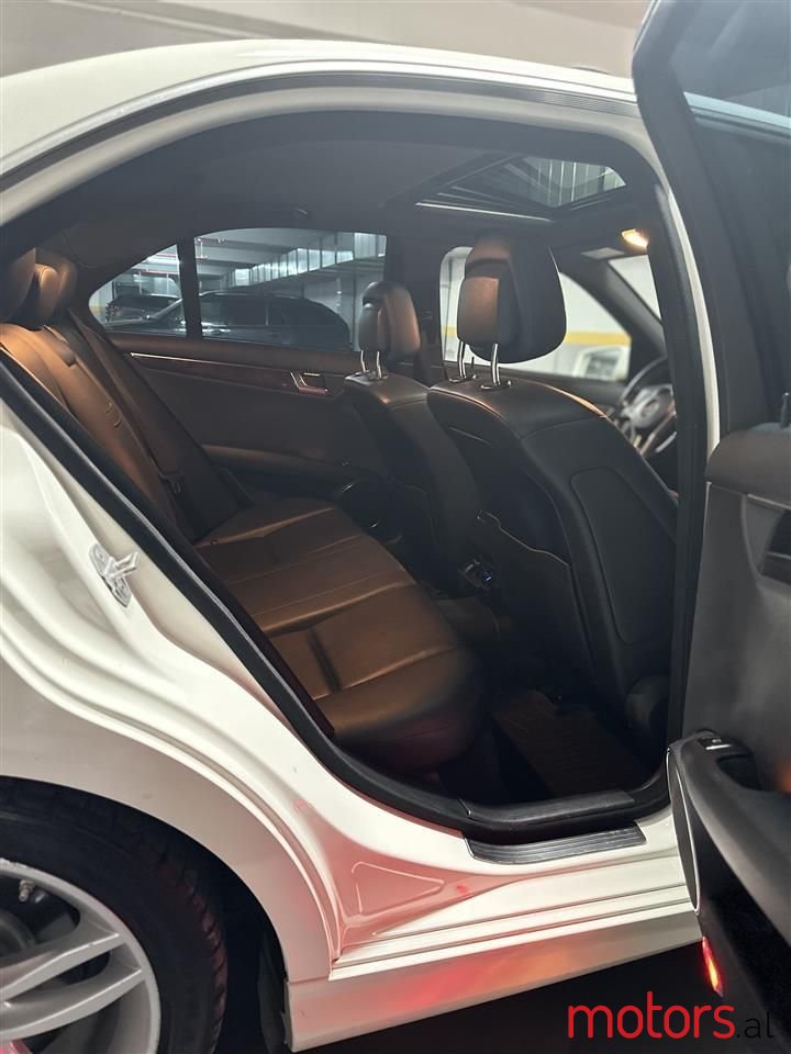 2012' Mercedes-Benz C 300 photo #6