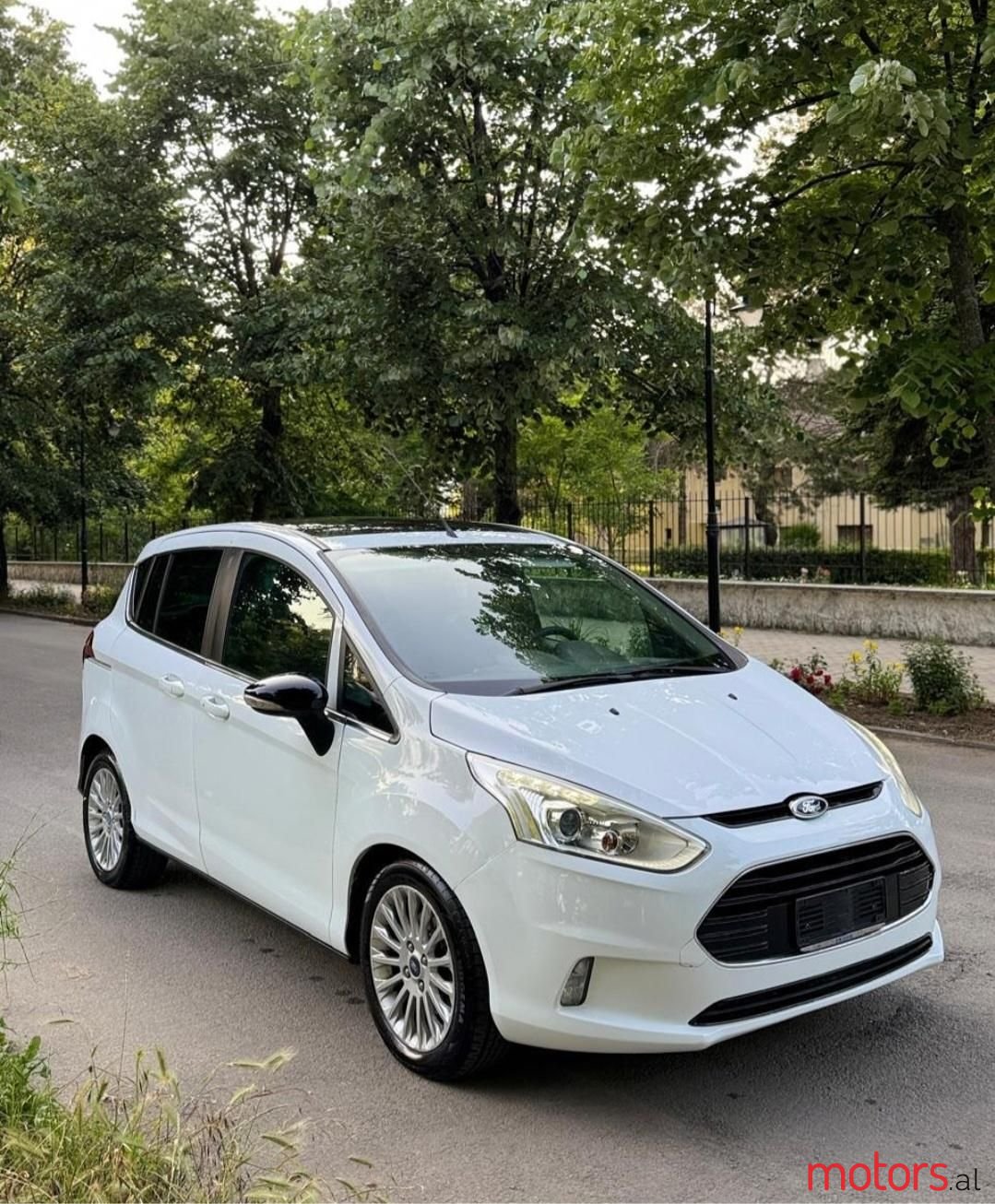 2013' Ford B-MAX photo #3