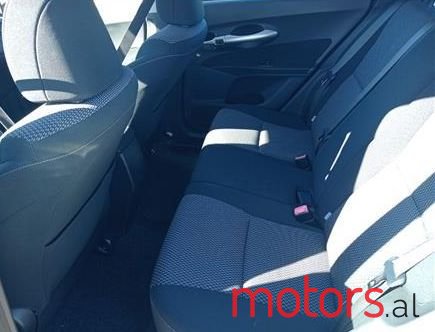 2011' Toyota Auris photo #6