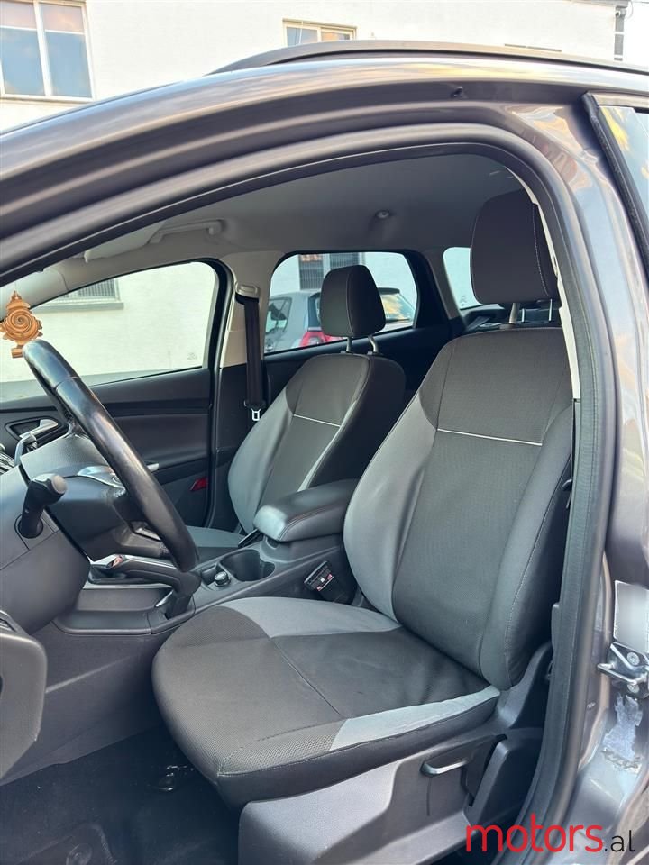 2012' Ford Focus photo #3