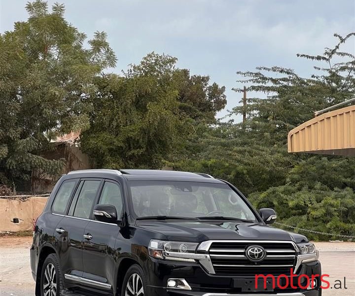 2018' Toyota Land Crusier photo #1