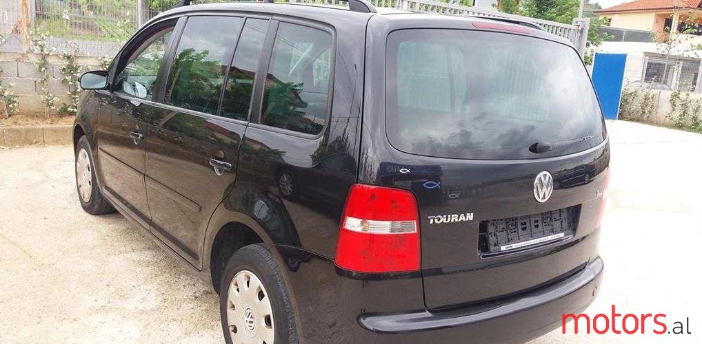 2004' Volkswagen Touran photo #4