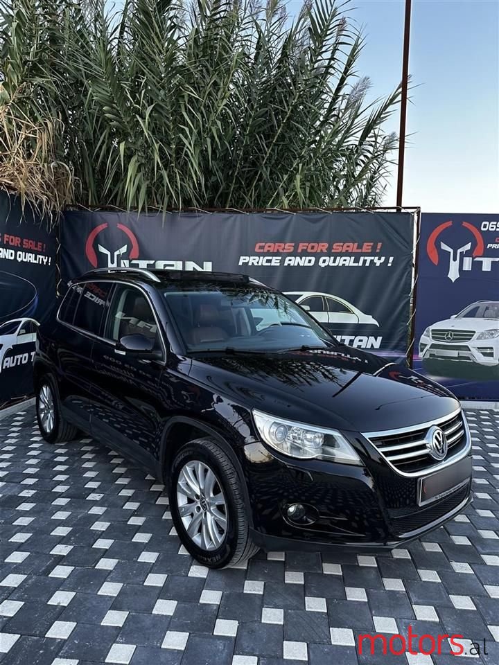 2010' Volkswagen Tiguan photo #1
