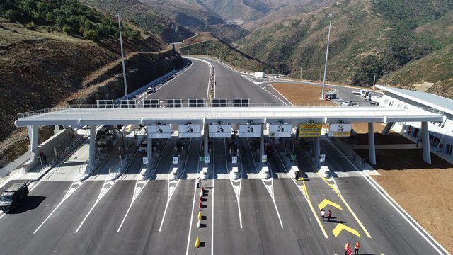 Deri në vitin 2030, rreth 20% e rrugëve shqiptare do jenë me pagesë, qeveria nuk heq dorë nga PPP