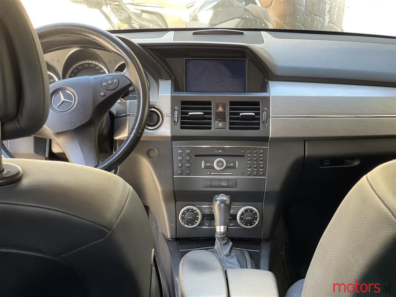 2011' Mercedes-Benz GLK 220 photo #6