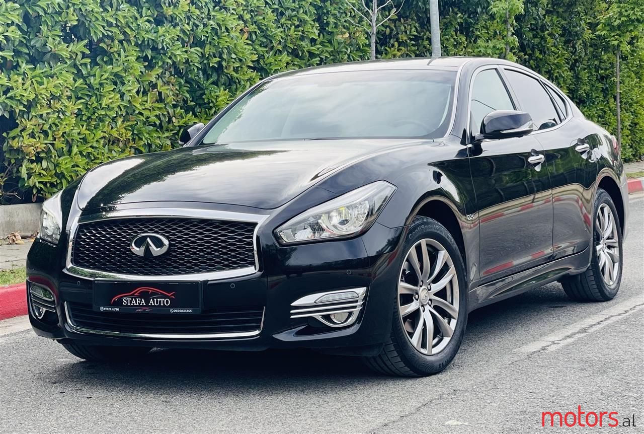 2017' Infiniti Q70 photo #1