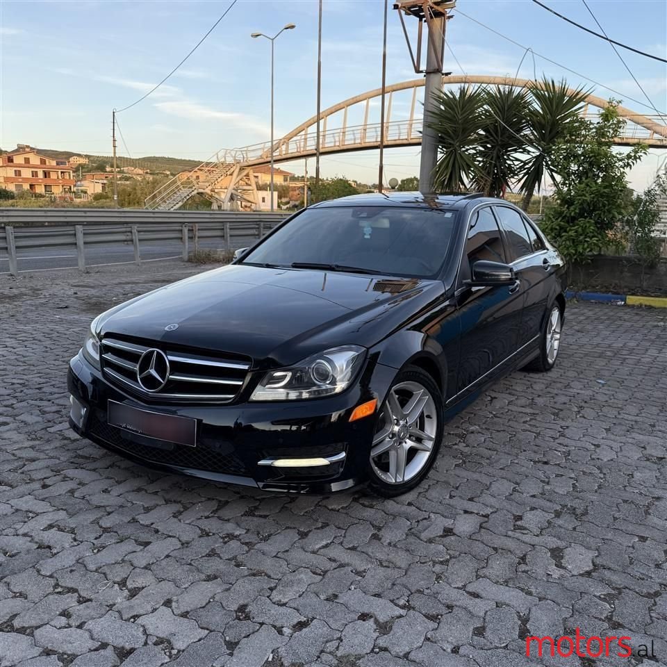 2012' Mercedes-Benz C 300 photo #1