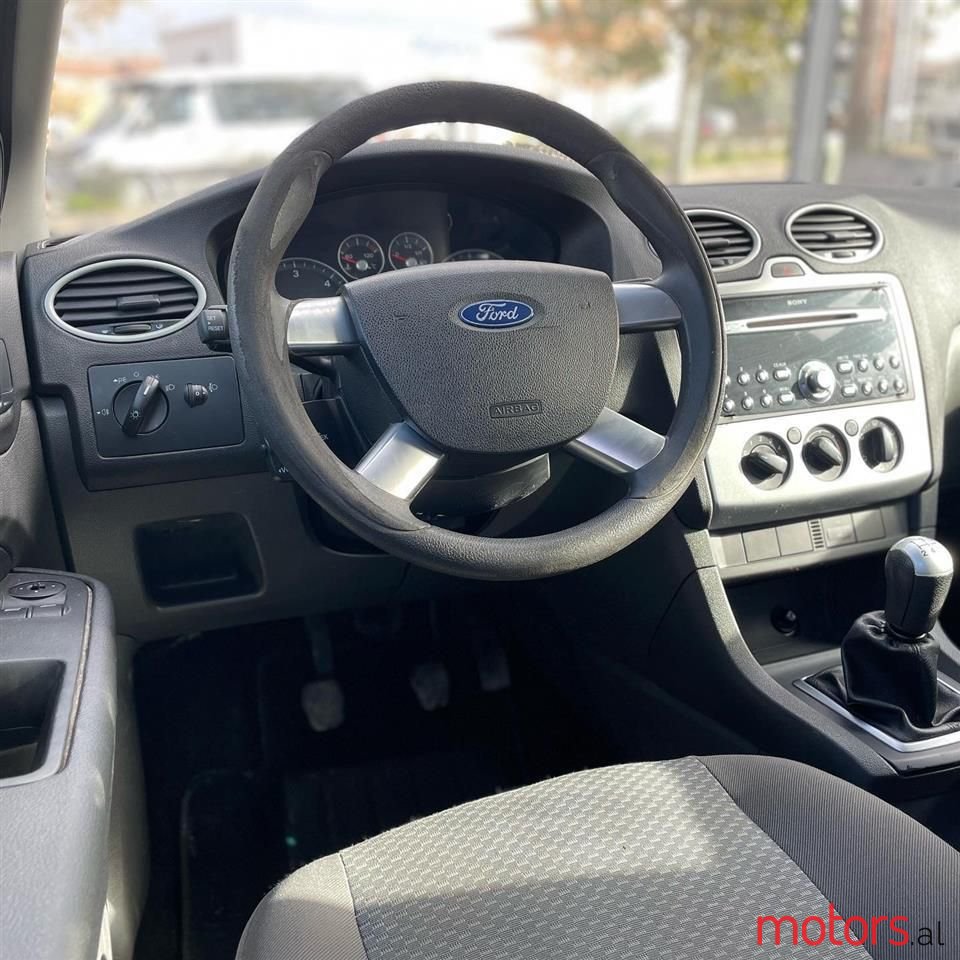 2008' Ford Focus photo #3