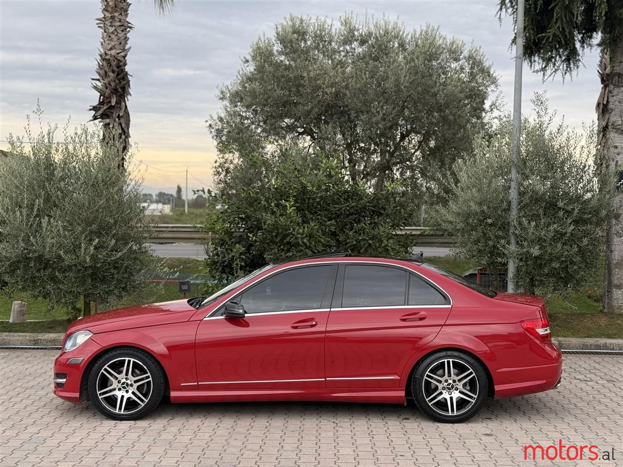 2013' Mercedes-Benz C 300 photo #2