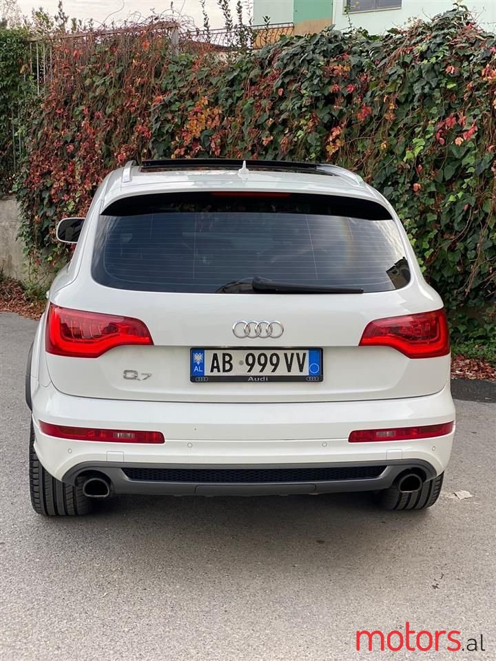 2013' Audi Q7 photo #5