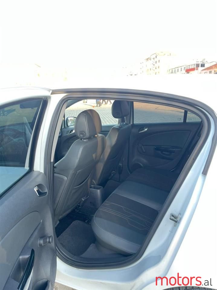 2013' Opel Corsa photo #3