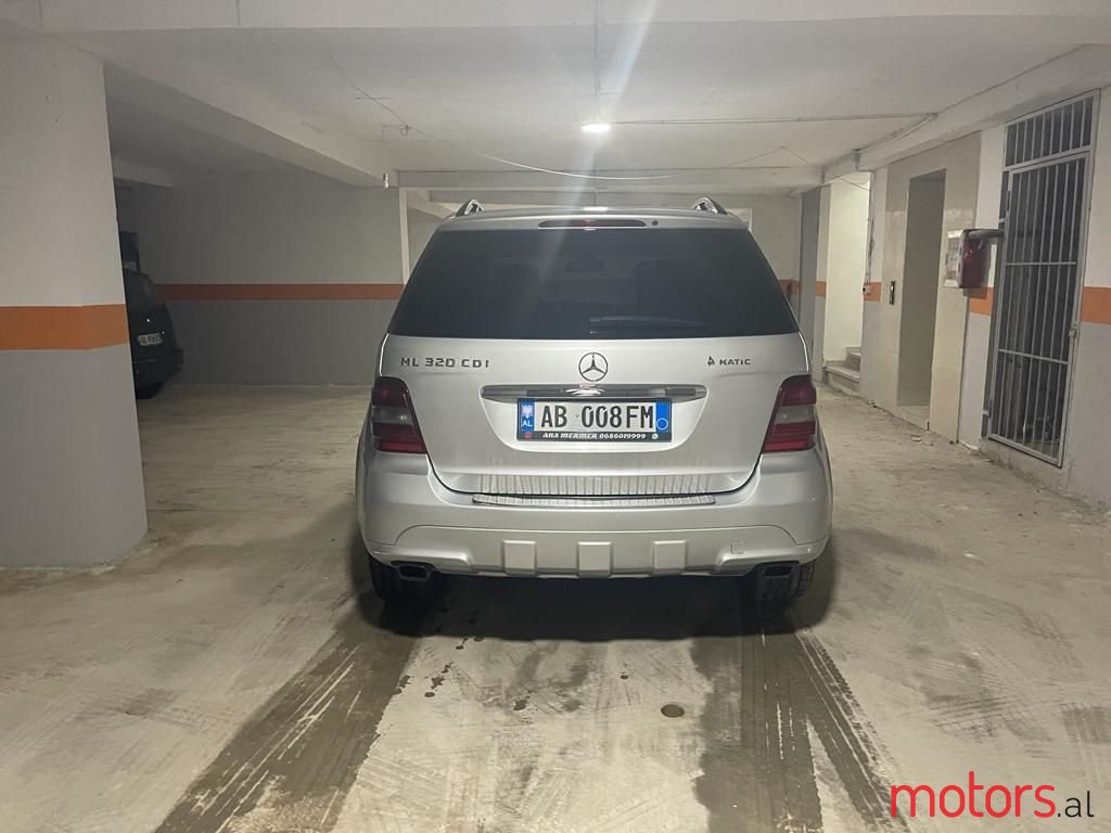 2009' Mercedes-Benz ML 320 photo #6