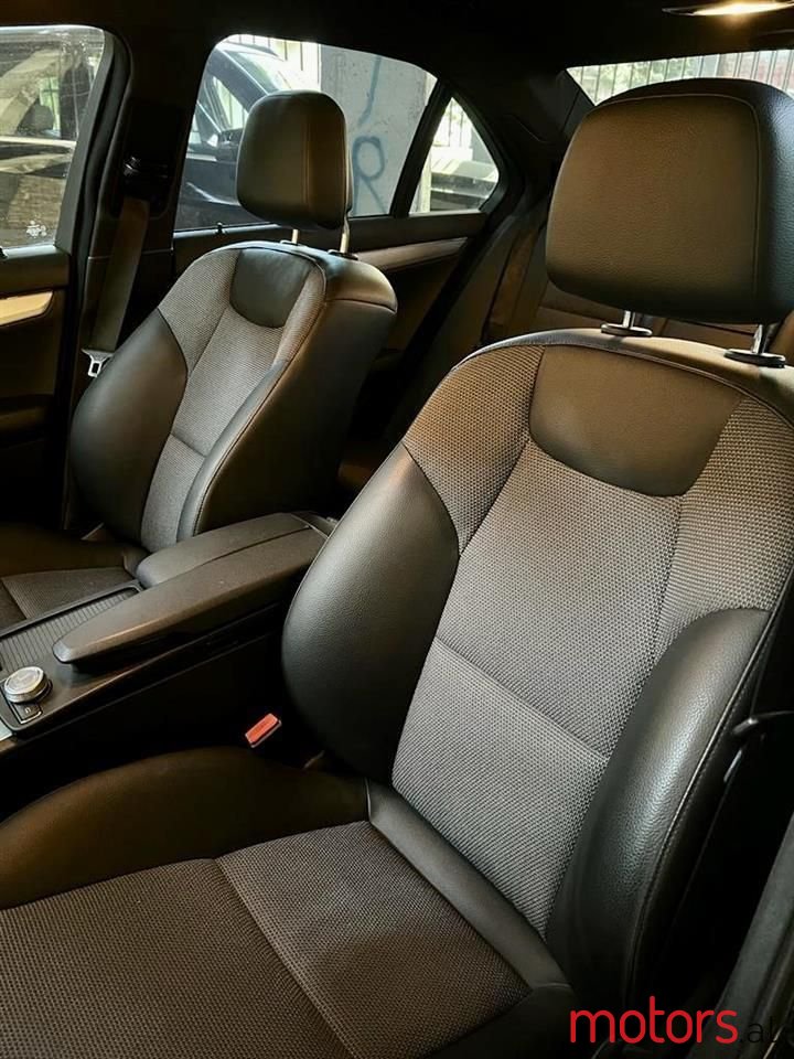 2008' Mercedes-Benz C 200 photo #3