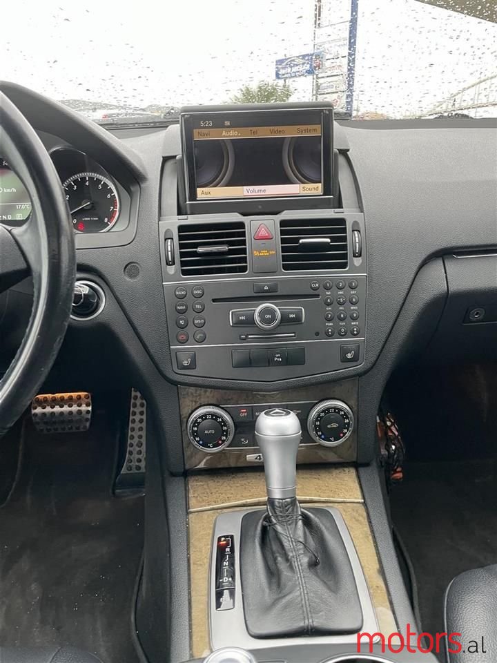 2011' Mercedes-Benz C 300 photo #5