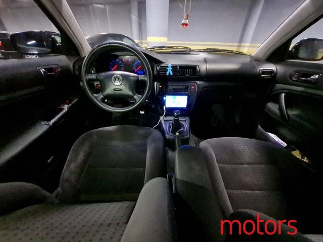 2000' Volkswagen Passat photo #5