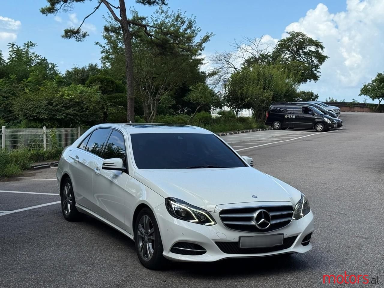 2015' Mercedes-Benz E 220 photo #6