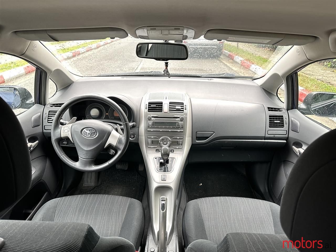 2007' Toyota Auris photo #5