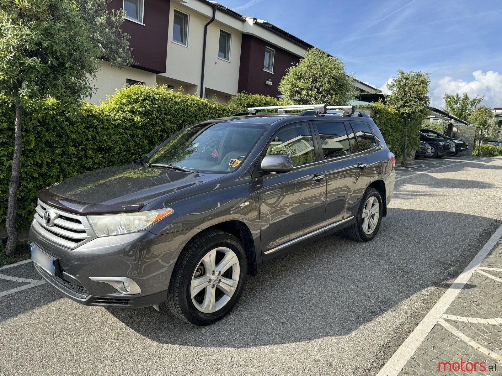 2013' Toyota Highlander photo #2