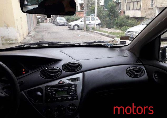 2003' Ford Focus photo #1