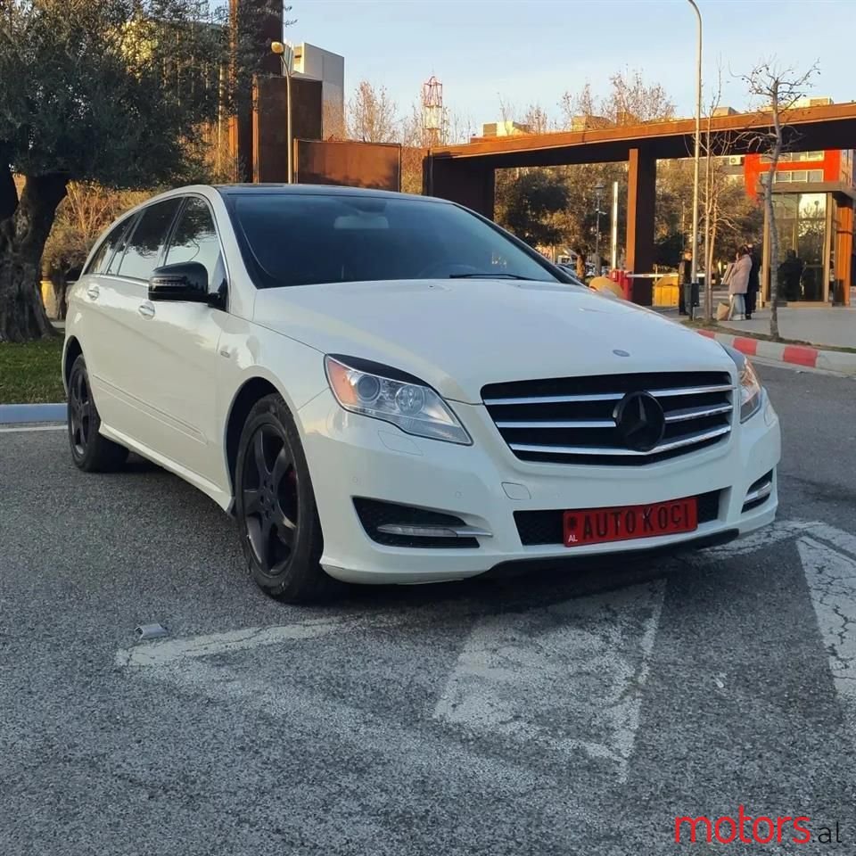 2011' Mercedes-Benz R 350 photo #1